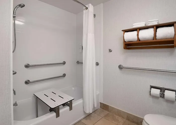 Hampton Tallahassee-central Hotel 3*